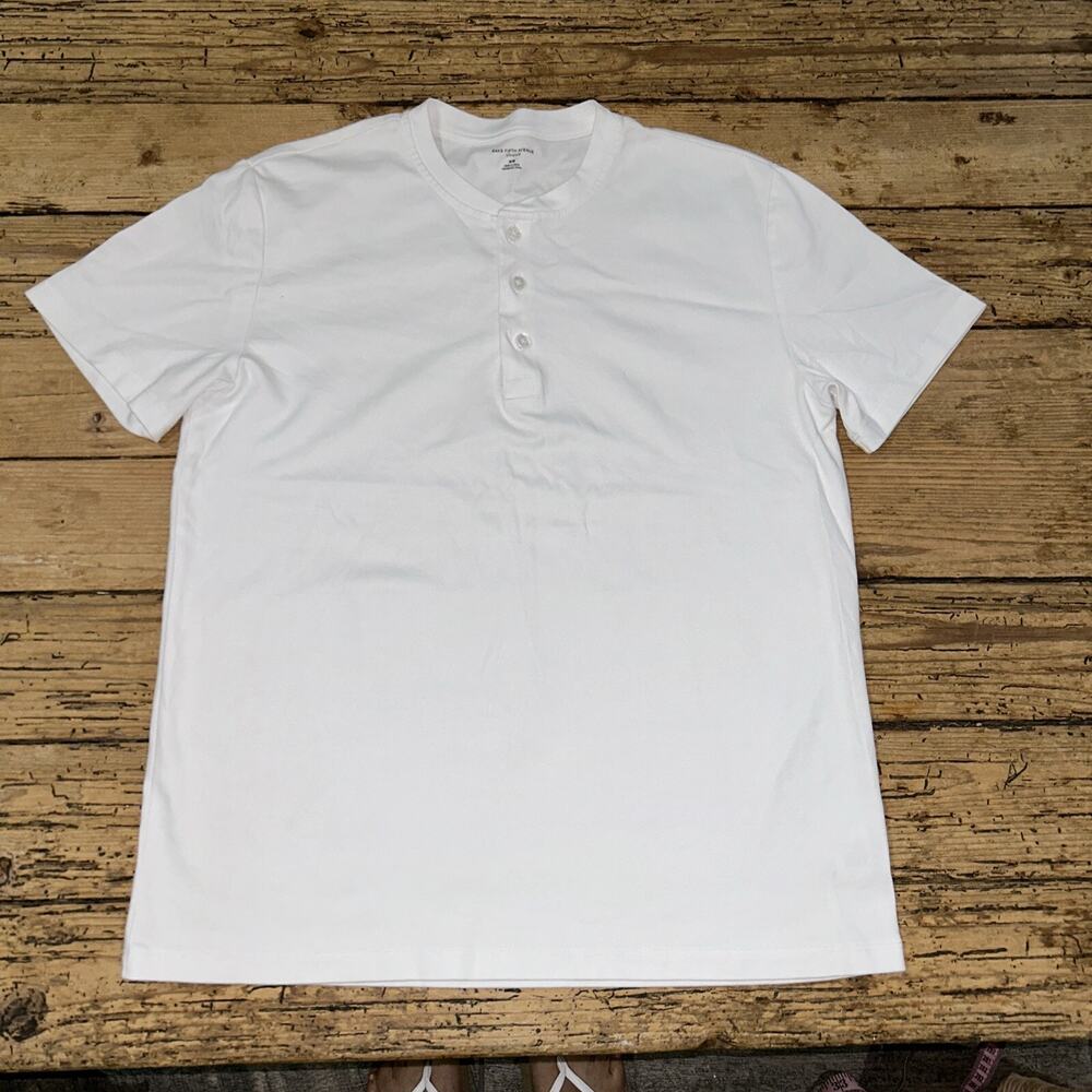 Saks Fifth Avenue Men’s Size M White Ultraluxe Short Sleeve Shirt NWOT